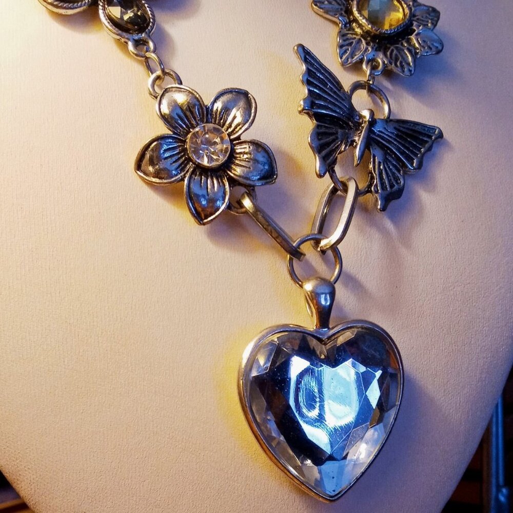💙🌸🦋Chunky Crystal Rhinestone Heart Flowers Butterfly Statement Necklace🦋🌸💙 - Picture 5 of 12